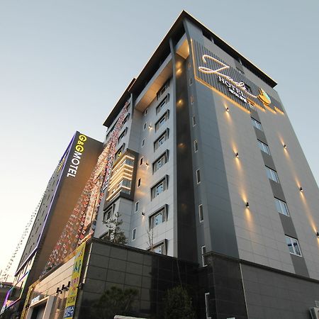 אולסן Jade Hotel מראה חיצוני תמונה
