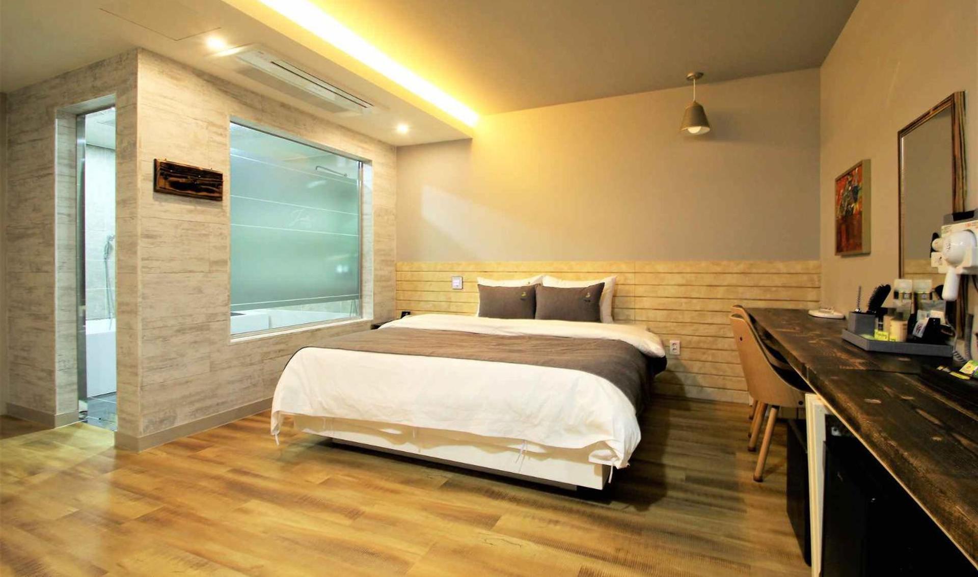 אולסן Jade Hotel מראה חיצוני תמונה