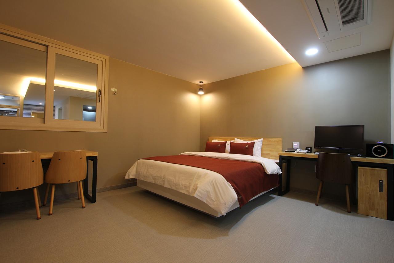 אולסן Jade Hotel מראה חיצוני תמונה