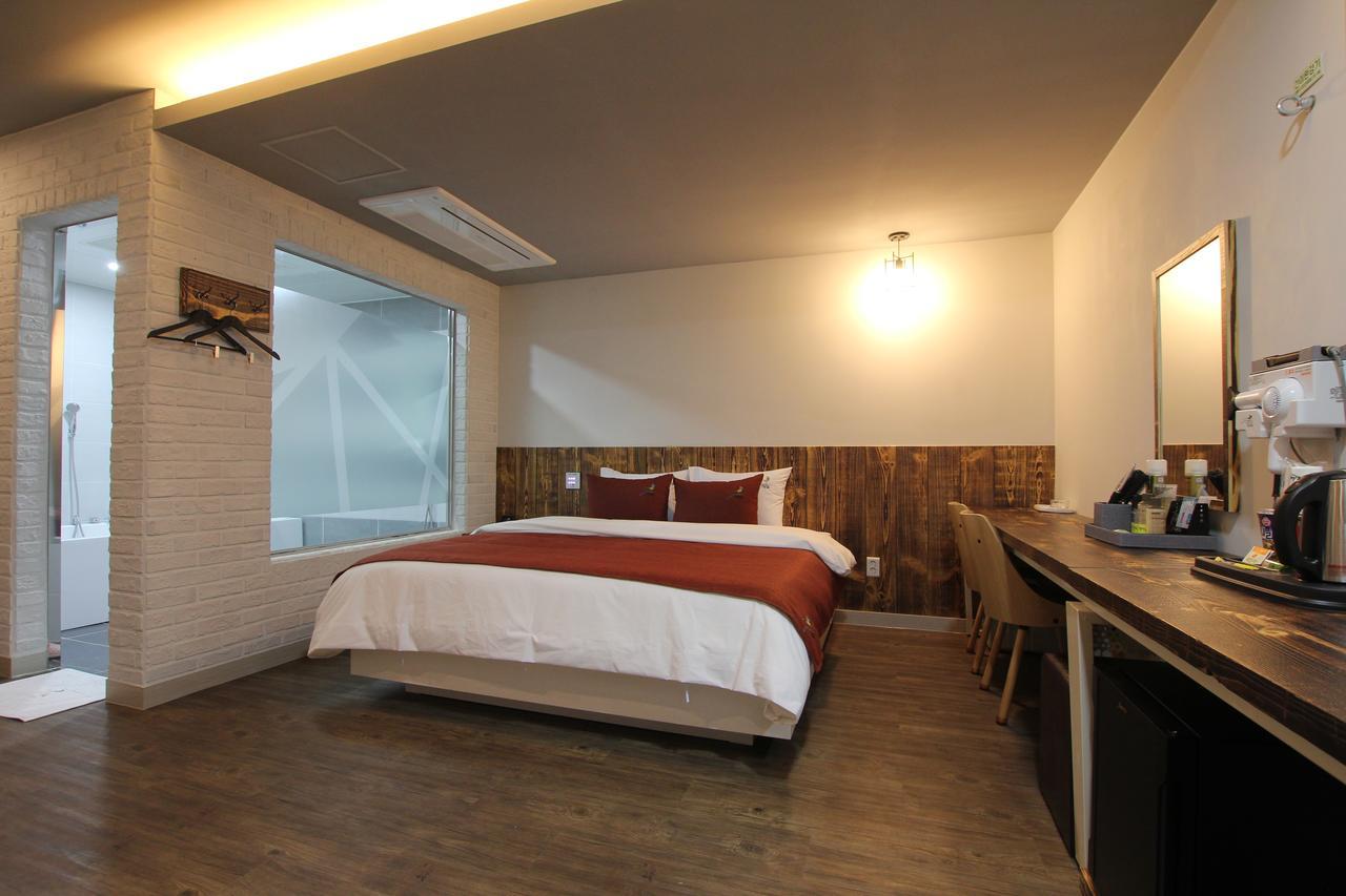 אולסן Jade Hotel מראה חיצוני תמונה