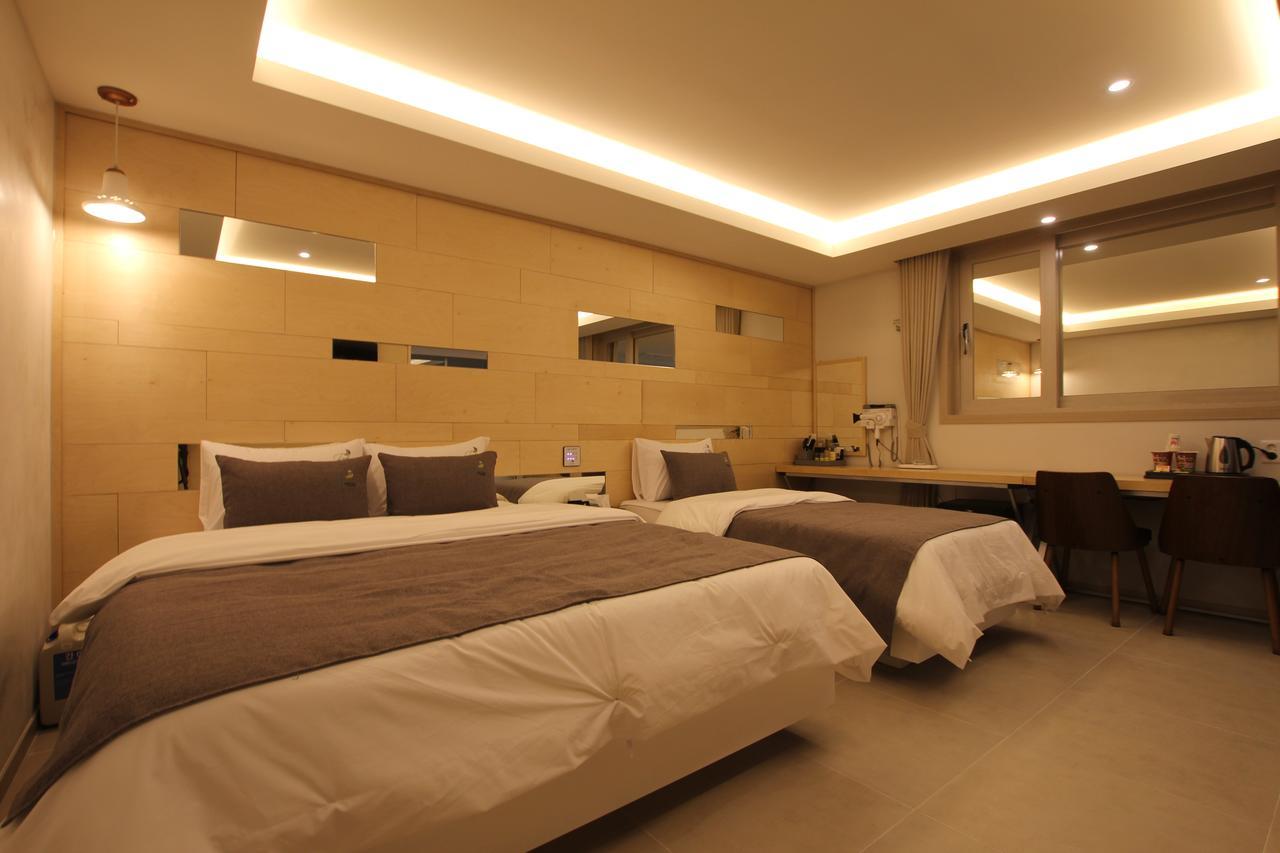אולסן Jade Hotel מראה חיצוני תמונה
