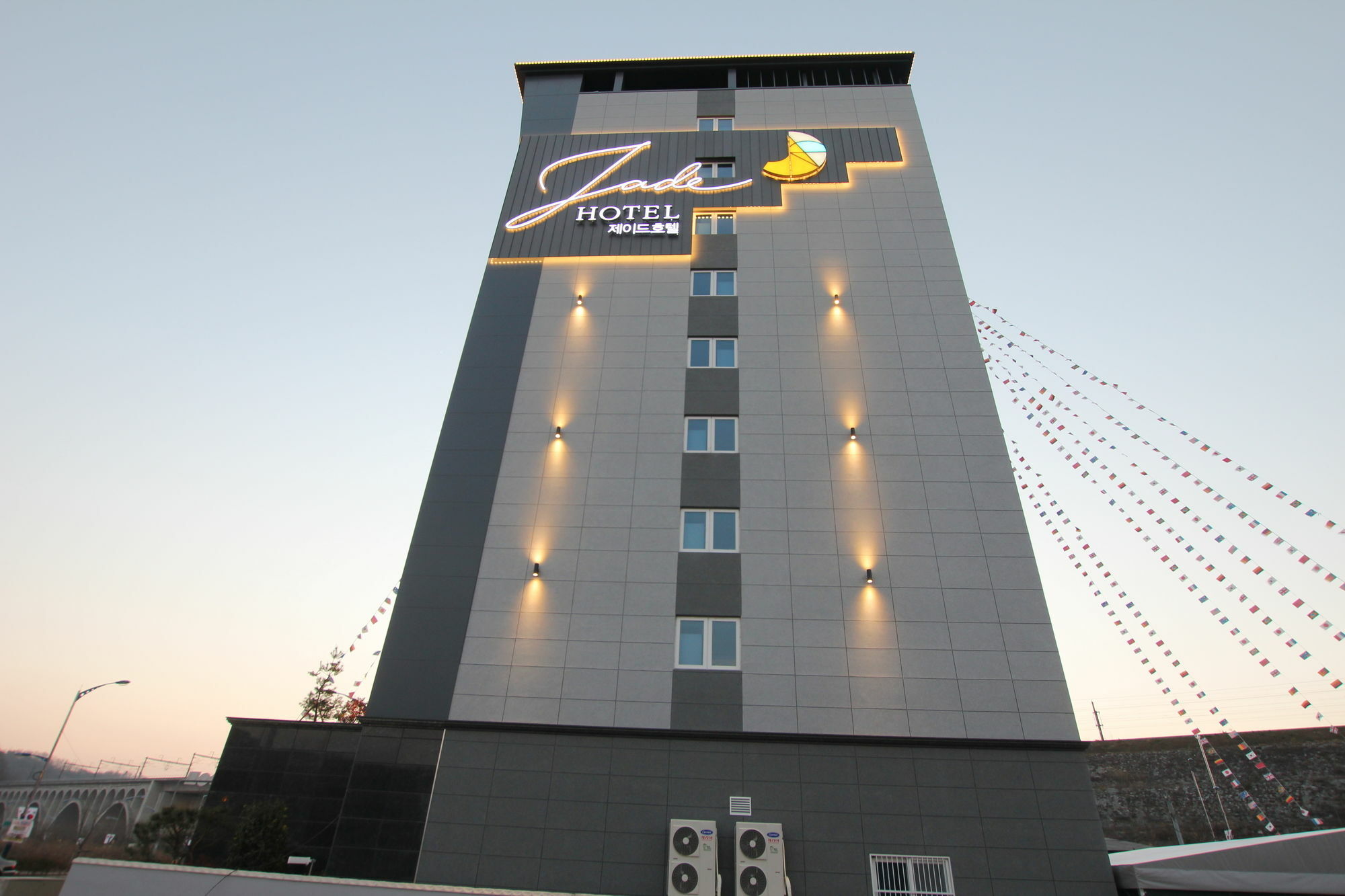 אולסן Jade Hotel מראה חיצוני תמונה
